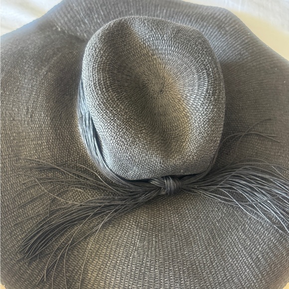 Anya & Niki Elegant Black Wide-Brim Hat Worn Once with Travel Bag main image 9